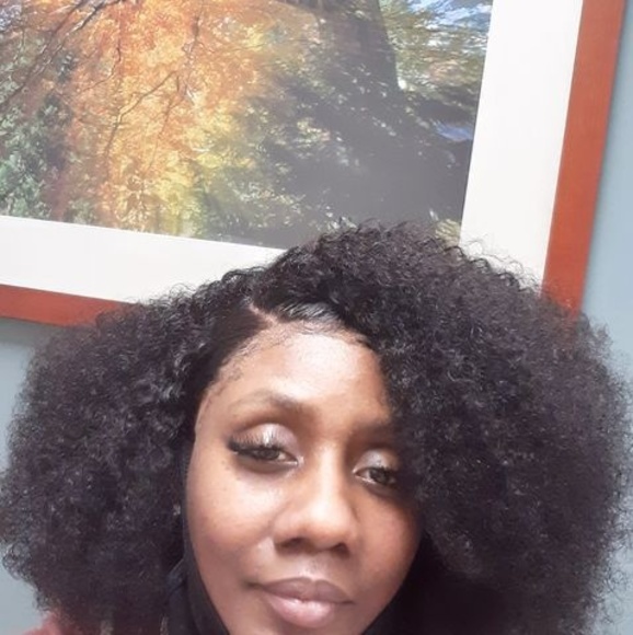 Profile Picture of Rachel Bennet (@rachelbennet) on Poshmark