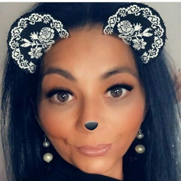 Profile Picture of Pearl Mitchell (@pearl_mitchell) on Poshmark