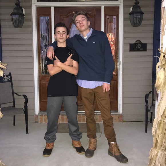 Profile Picture of Josh Harvey (@joshharv) on Poshmark