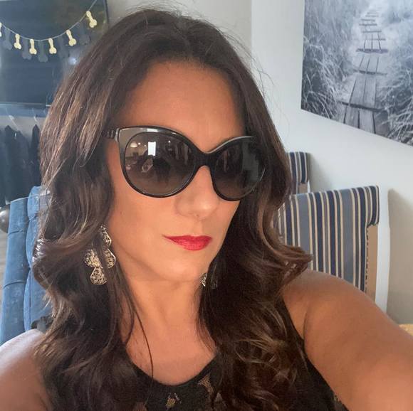 Profile Picture of Theresa Argentina cruciata (@teear) on Poshmark