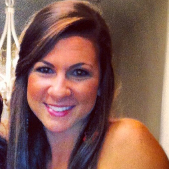 Profile Picture of Barbee Debrocq (@bdebrocq) on Poshmark