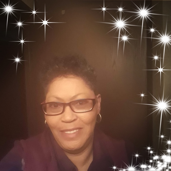 Profile Picture of Lisa Dailey (@dailey5938) on Poshmark