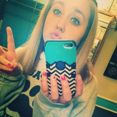 Profile Picture of Julia Brehm (@juliabrehm13) on Twitter