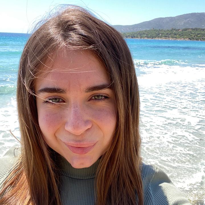 Profile Picture of Lisa (@lisafois) on Tiktok