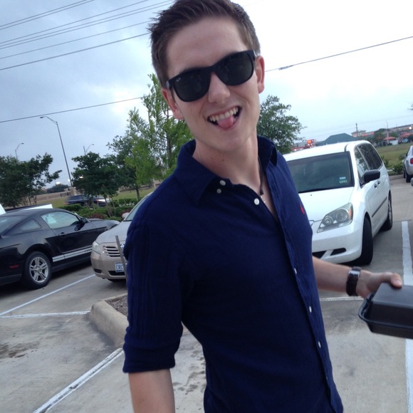 Profile Picture of Caleb Hogan (@gaylordtwencher) on Poshmark