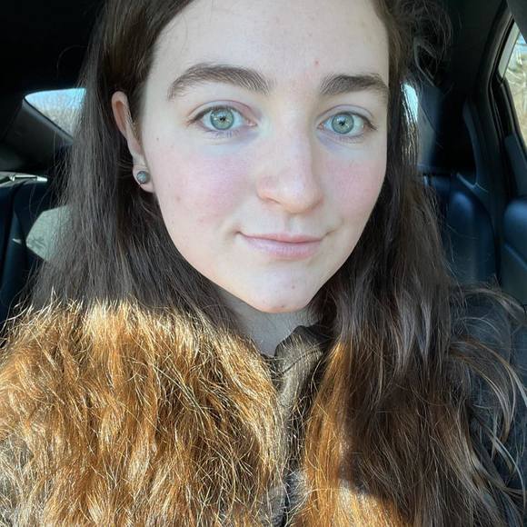 Brooke Morgano - Poshmark Profile Picture of Brooke Morgano (@b_morgano) on Poshmark