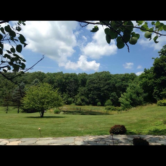 Profile Picture of Amy Shimada (@amyako) on Poshmark