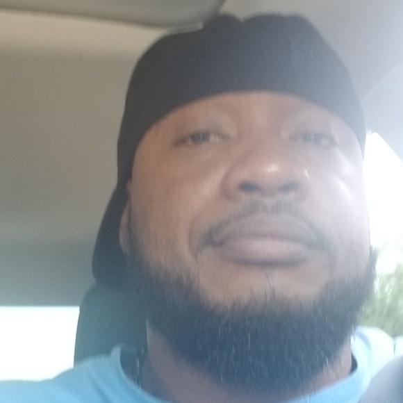 Profile Picture of Joseph Ellis (@jeellis9) on Poshmark