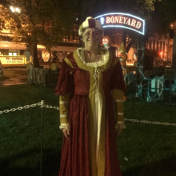 Profile Picture of Pamela Petrusic (@pnbcreations) on Poshmark