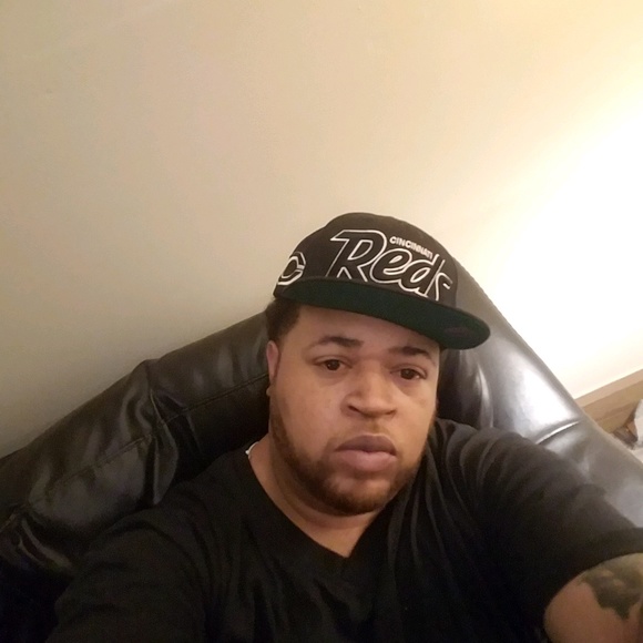 Profile Picture of Jason Campbell (@redd77hott) on Poshmark