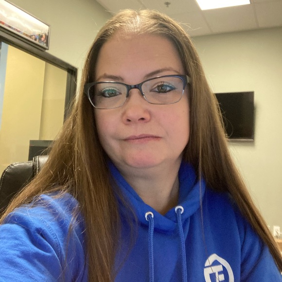 Profile Picture of Cymanthia Thomas (@cymanthiathomas) on Poshmark