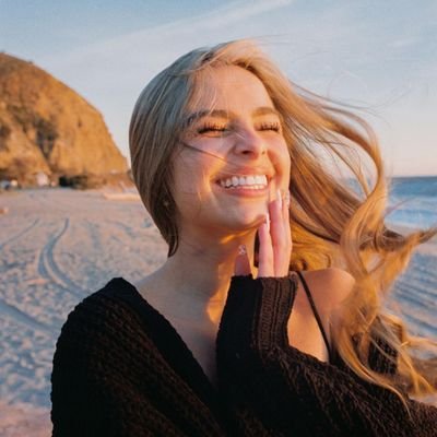 Profile Picture of 𝖩𝖺𝗌𝗆𝗂𝗇𝖾 𝖧𝗈𝖿𝖿𝗆𝖺𝗇. (@jjxsminx) on Twitter