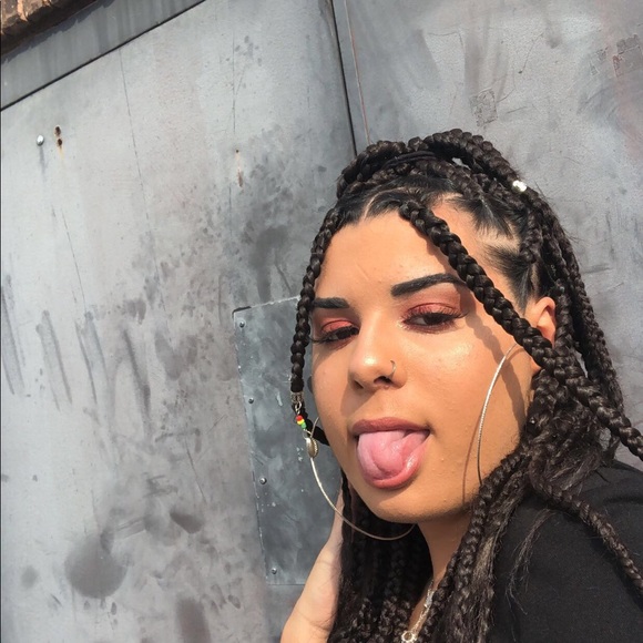 Profile Picture of Joelynn Renfro (@jojorenfro01) on Poshmark