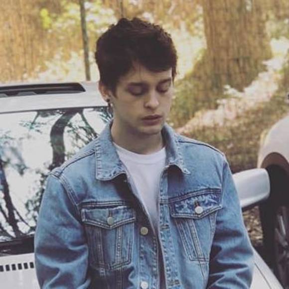 Profile Picture of Carl Anderson (@andersoncarl7) on Poshmark