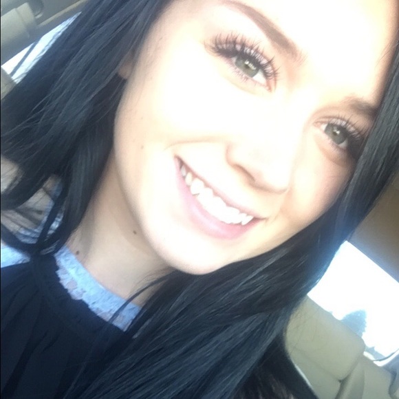 Profile Picture of Hailey Sharp (@haileysharp) on Poshmark