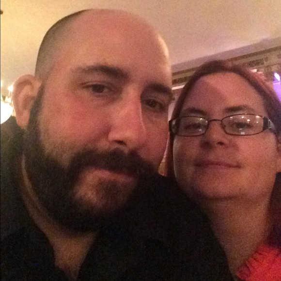 Profile Picture of Melanie Smeal (@melaniesmeal) on Poshmark