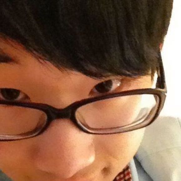 Profile Picture of Edward Lee (@leezqyuan) on Poshmark