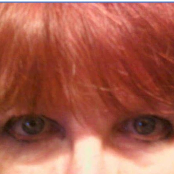 Profile Picture of Sharon Connor (@sharon_connor) on Poshmark