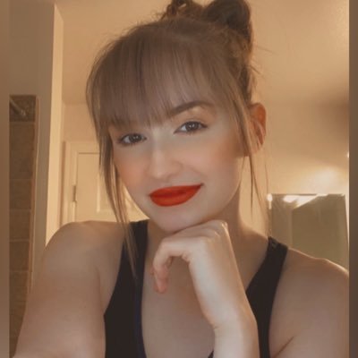 Profile Picture of Chloe Morrison (@chlomo_5) on Twitter