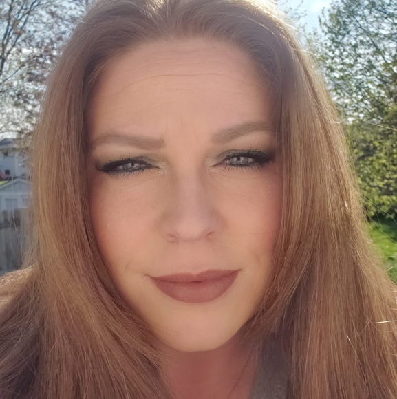Profile Picture of Amanda Thundercloud (@msviper) on Poshmark
