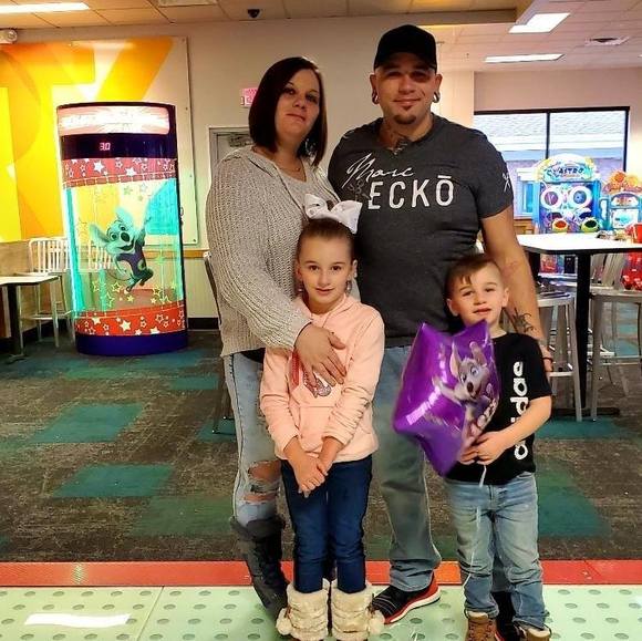 Profile Picture of Ashley Holten (@aholten13) on Poshmark