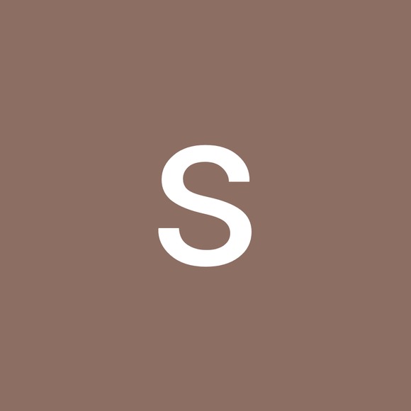 Profile Picture of Sandra Vizcaino (@louie_fan) on Poshmark