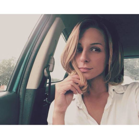 Profile Picture of Alexa Bonser (@olivebell) on Poshmark