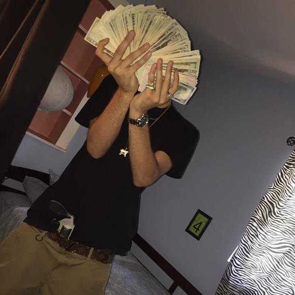 Profile Picture of Kyle Severino (@kyleskatea20) on Poshmark