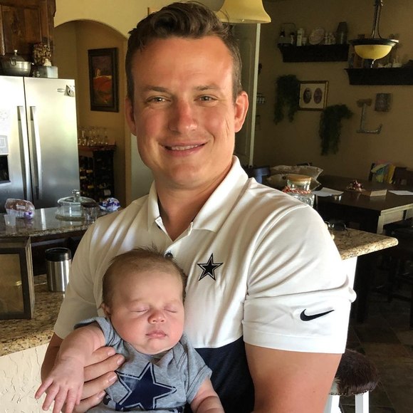 Profile Picture of Logan Lippoldt (@lippoldt89) on Poshmark