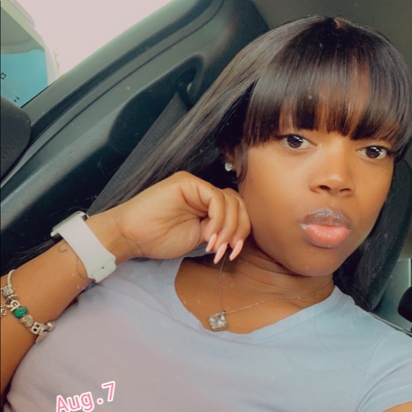 Profile Picture of Denise James (@deejames409) on Poshmark