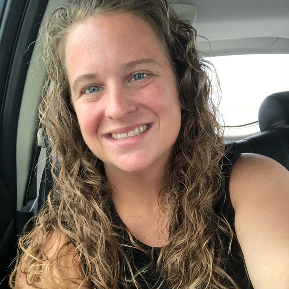 Profile Picture of Kim Clemente (@kimkrone) on Poshmark