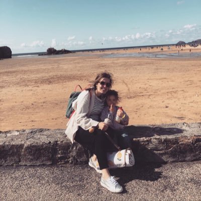 Profile Picture of Lara White (@larawhite94) on Twitter
