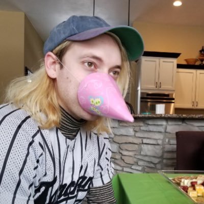 Profile Picture of Jacob S. Royer (@scary_aquary) on Twitter