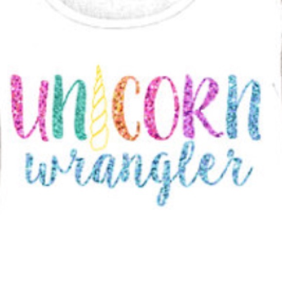 Profile Picture of Veronica Artinger (@omgvero) on Poshmark