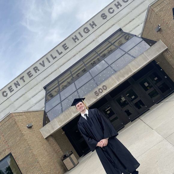 Brendan Kirts - Poshmark Profile Picture of Brendan Kirts (@brendankirts) on Poshmark