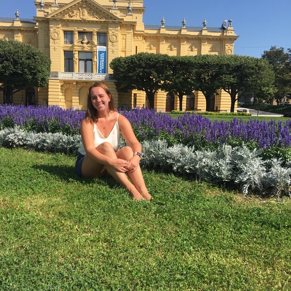 Profile Picture of Marlina Paulic (@marli1721) on Poshmark