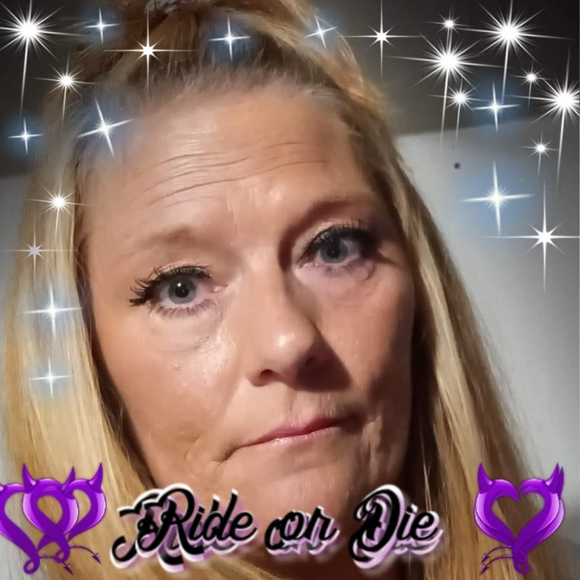 Profile Picture of Stacy Hatley (@stacyhatley52) on Poshmark