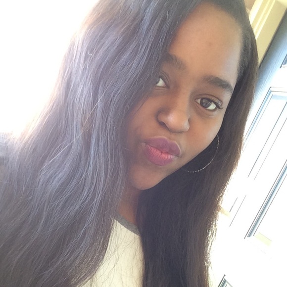 Profile Picture of Amber Curl (@amber72100) on Poshmark