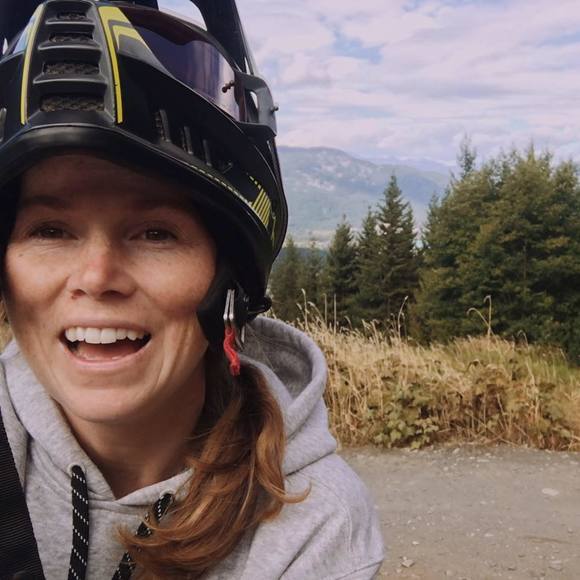 Profile Picture of Cassandra Ratcliffe (@cassratcliffe) on Poshmark