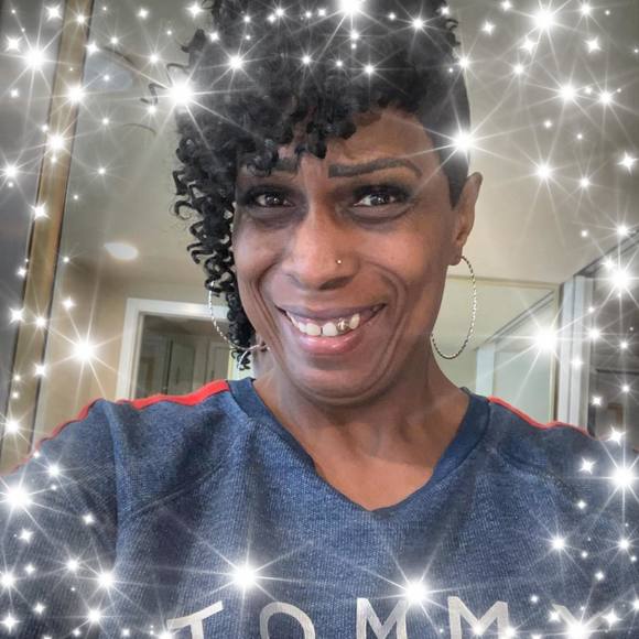Profile Picture of Tawanda Moore (@tawanda1196) on Poshmark