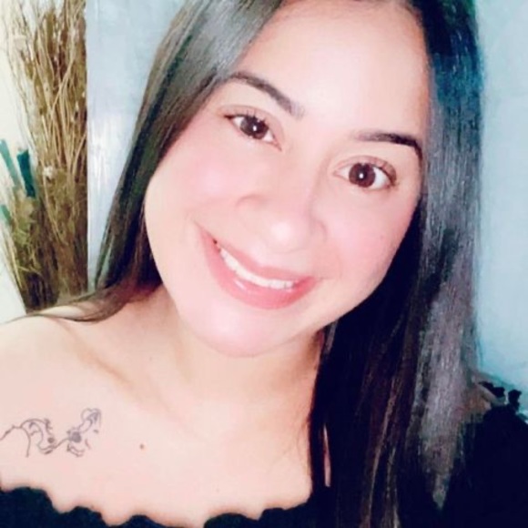 Profile Picture of Claudia Valentina (@claudiavalen323) on Poshmark