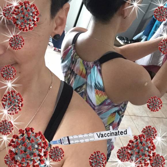 Profile Picture of Isabelle Desjardins (@isadesjardins) on Poshmark