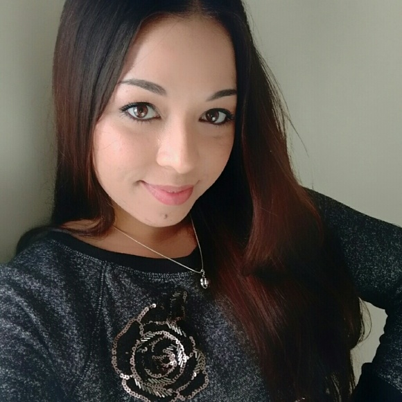 Profile Picture of Jessica Backstedt (@citrussilk) on Poshmark