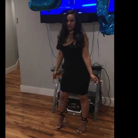 Profile Picture of Lily Neverson (@lilyneverson) on Poshmark