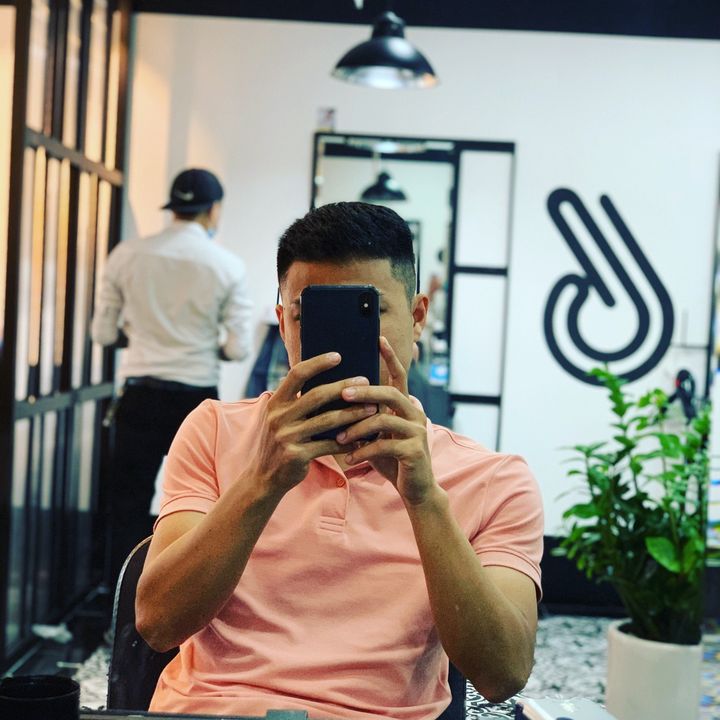 Profile Picture of StevenH (@dolphinsq) on Tiktok