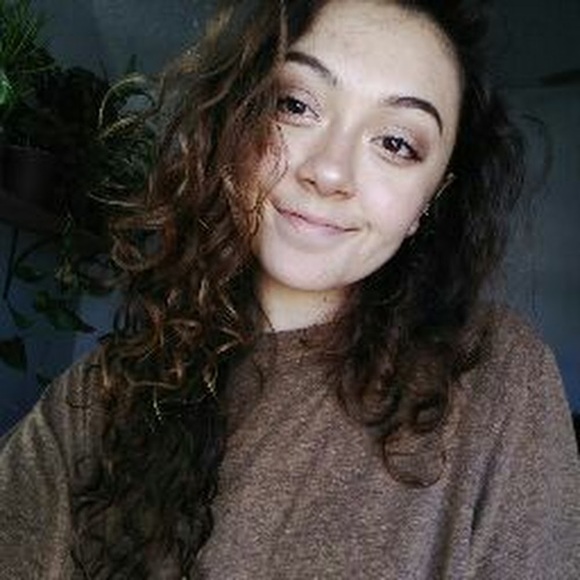 Profile Picture of Mckenzie Fowler (@mckfowler) on Poshmark