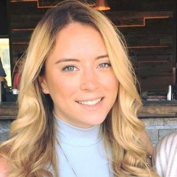 Profile Picture of Heather Pyle (@hpyle11) on Poshmark