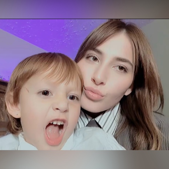 Samantha Sarmadi - Poshmark Profile Picture of Samantha Sarmadi (@samanthasarmadi) on Poshmark