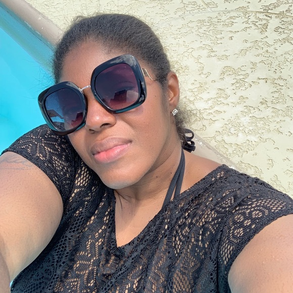 Profile Picture of Ericka Bradley (@erickabradley) on Poshmark