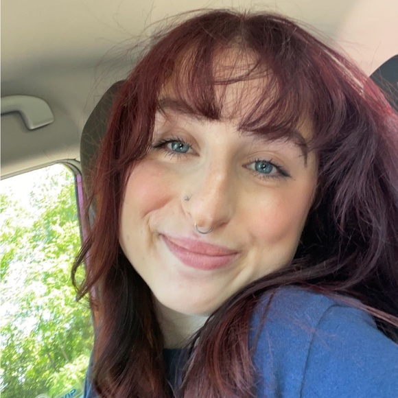 Profile Picture of Carolyn Potts (@capotts23) on Poshmark